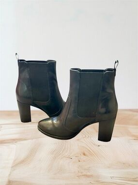Seychelles Hustle Platform Chelsie Black Pull On Heeled Boots Womens size 9